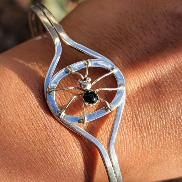 Native American signed Dean 925 sterling silver handmade spider onyx web bracele - Picture 16 of 16